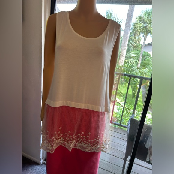 2 lace bottom camisole and tank. Sz S/M. - Picture 6 of 16